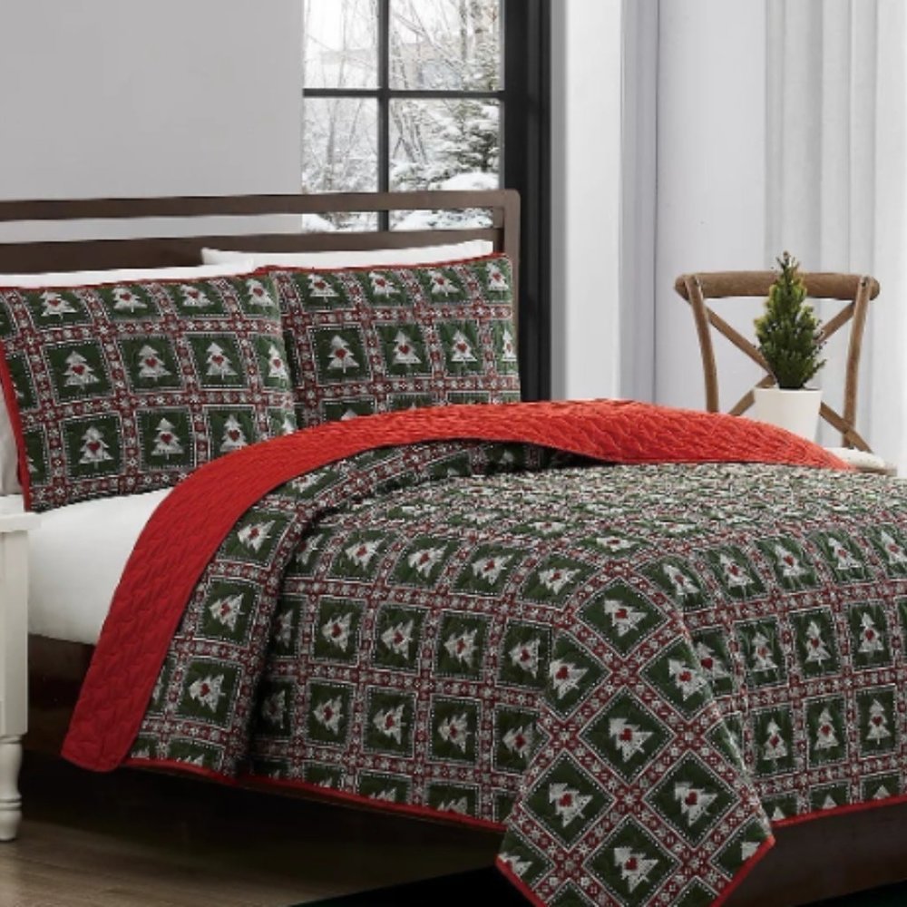 (3) Pc Queen Christmas/Holiday Reversible Quilt Set